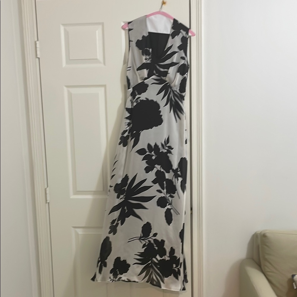 Black and White Sheath Maxi Dress with Scoop Neck